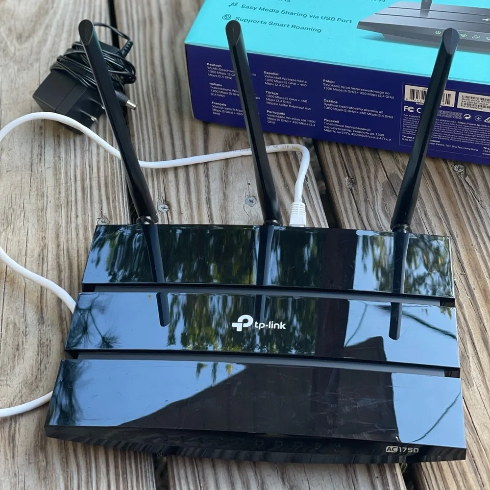 TP-Link AC1750 Smart WiFi Router - Picture 2 of 9